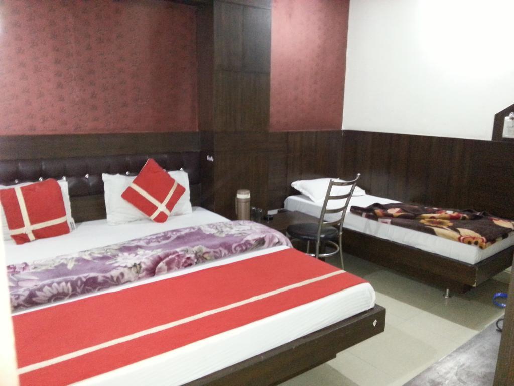 Hotel Shivam International - A Well Hygiene Property All Staff Vaccinated " Nueva Delhi Habitación foto