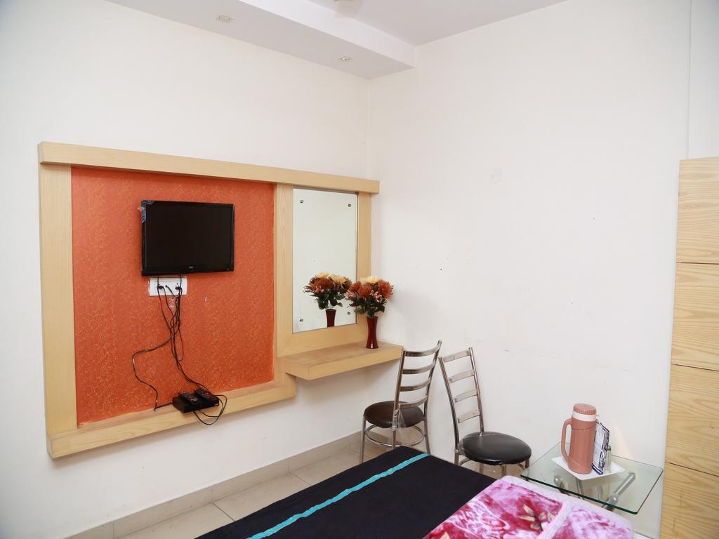 Hotel Shivam International - A Well Hygiene Property All Staff Vaccinated " Nueva Delhi Habitación foto
