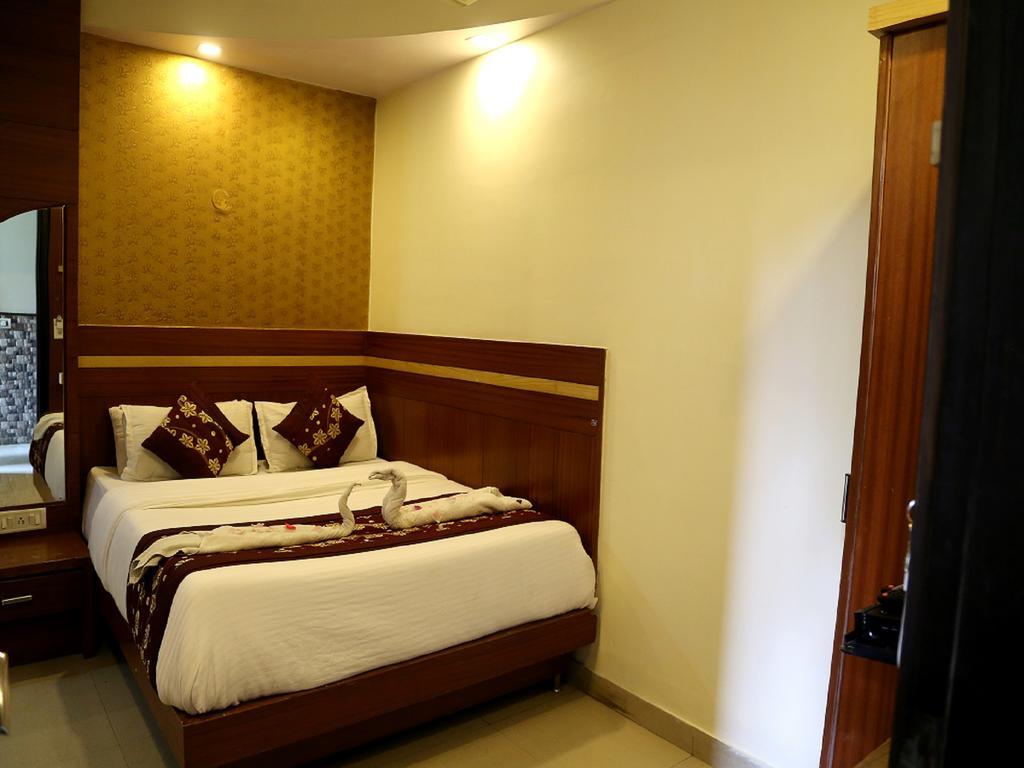 Hotel Shivam International - A Well Hygiene Property All Staff Vaccinated " Nueva Delhi Exterior foto